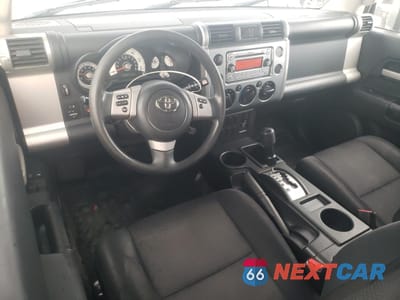 Zdjęcie 8 z 13 samochodu: 2011 TOYOTA FJ CRUISER VIN:JTEZU4BF7BK011536 - miniatura