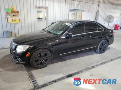 2011 MERCEDES-BENZ C 300 4MATIC WDDGF8BBXBR152737 - główne zdjęcie licytacji z USA - miniatura