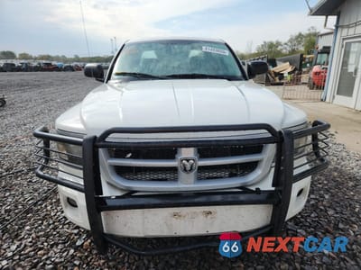 Piąte zdjęcie samochodu w środku: 2009 DODGE DAKOTA SXT VIN:1D3HE38P09S785247 - miniatura