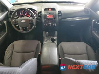 Zdjęcie 8 z 13 samochodu: 2011 KIA SORENTO BASE VIN:5XYKTDA25BG166390 - miniatura