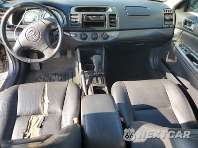 Zdjęcie 8 z 14 samochodu: 2004 TOYOTA CAMRY SE VIN:4T1BA32K44U021840 - miniatura