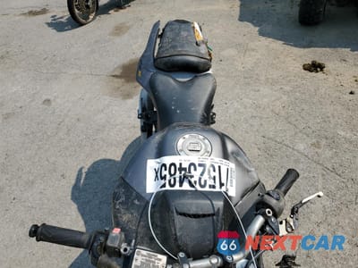 Piąte zdjęcie samochodu w środku: 2012 YAMAHA FZ8 N VIN:JYARN27E2CA001621 - miniatura