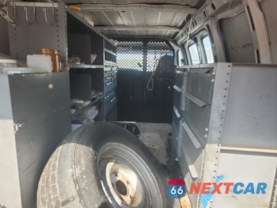 Zdjęcie 10 z 13 samochodu: 2001 CHEVROLET EXPRESS G1500 VIN:1GCFG15W211122220 - miniatura