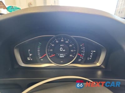 Zdjęcie 9 z 12 samochodu: 2017 VOLVO S60 VIN:YV126MFL8H2436993 - miniatura