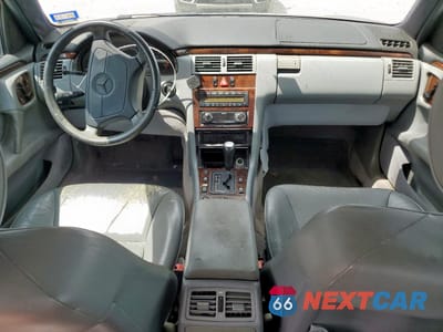 Zdjęcie 8 z 12 samochodu: 1997 MERCEDES-BENZ E 420 VIN:WDBJF72F0VA348667 - miniatura