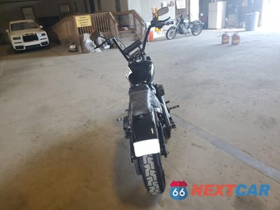 Czwarte zdjęcie samochodu z boku: 2018 HARLEY-DAVIDSON FXBB STREET BOB VIN:1HD1YJJ10JC052138 - miniatura