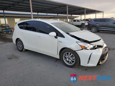 Czwarte zdjęcie samochodu z boku: 2015 TOYOTA PRIUS V VIN:JTDZN3EU7FJ025051 - miniatura