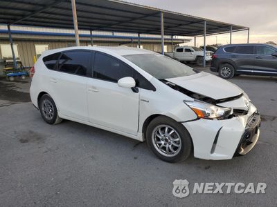 Czwarte zdjęcie samochodu z boku: 2015 TOYOTA PRIUS V VIN:JTDZN3EU7FJ025051 - miniatura