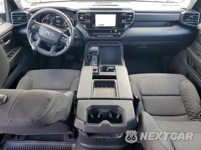 Zdjęcie 8 z 12 samochodu: 2024 TOYOTA TUNDRA CREWMAX SR VIN:5TFLA5DB6RX190085 - miniatura