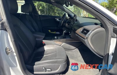 Piąte zdjęcie samochodu w środku: 2017 AUDI A7 PREMIUM PLUS VIN:WAUW2AFC9HN017953 - miniatura