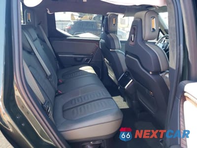 Zdjęcie 10 z 12 samochodu: 2022 RIVIAN R1T ADVENTURE VIN:7FCTGAAA3NN012699 - miniatura