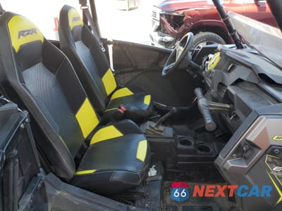 Piąte zdjęcie samochodu w środku: 2016 POLARIS RZR XP 4 1000 EPS VIN:3NSVFE995GF784964 - miniatura