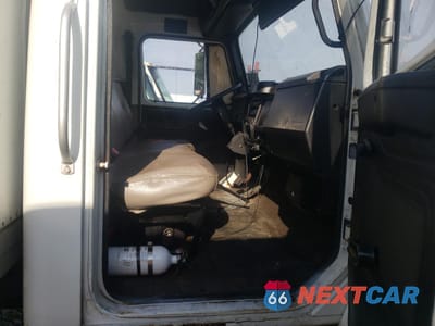 Zdjęcie 8 z 15 samochodu: 1999 INTERNATIONAL 4000 4700 VIN:1HTSCABP5XH624746 - miniatura