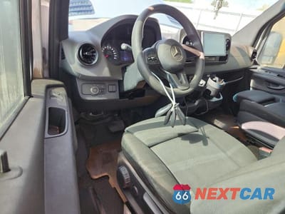 Zdjęcie 8 z 12 samochodu: 2019 MERCEDES-BENZ C2500 SPRINTER RECREATIONAL VEHICLE VIN:WD4PF1CD2KP187906 - miniatura