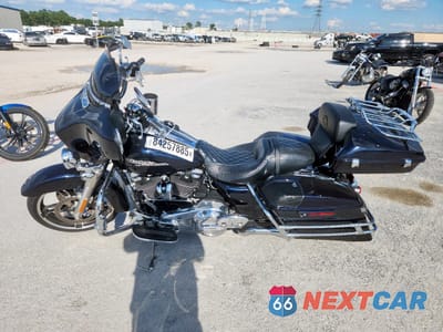 Trzecie zdjęcie samochodu z tyłu: 2019 HARLEY-DAVIDSON FLHX VIN:1HD1KBC15KB615342 - miniatura
