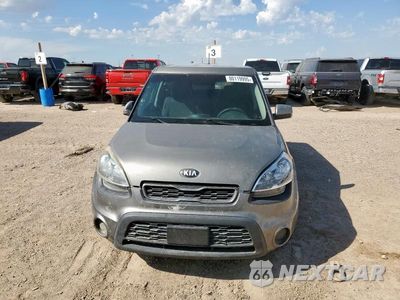 Piąte zdjęcie samochodu w środku: 2013 KIA SOUL VIN:KNDJT2A58D7613191 - miniatura