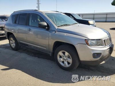 Czwarte zdjęcie samochodu z boku: 2015 JEEP COMPASS SPORT VIN:1C4NJCBAXFD397096 - miniatura