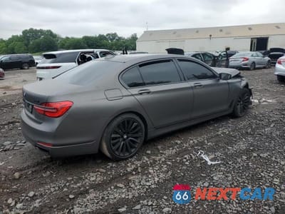 Trzecie zdjęcie samochodu z tyłu: 2016 BMW 750 VIN:WBA7F2C55GG420917 - miniatura