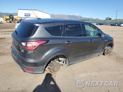 Trzecie zdjęcie samochodu z tyłu: 2017 FORD ESCAPE SE VIN:1FMCU9G94HUE22010 - miniatura