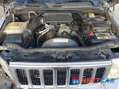 Zdjęcie 12 z 15 samochodu: 2008 JEEP COMMANDER SPORT VIN:1J8HH48K38C242809 - miniatura