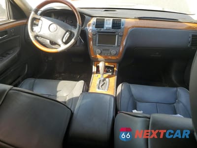 Zdjęcie 8 z 12 samochodu: 2010 CADILLAC DTS PLATINUM VIN:1G6KP5E9XAU120393 - miniatura