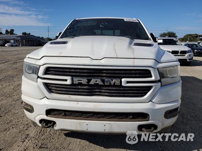 Piąte zdjęcie samochodu w środku: 2022 RAM 1500 LARAMIE VIN:1C6SRFJT8NN118499 - miniatura