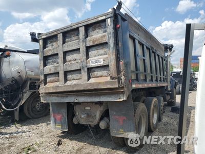 Czwarte zdjęcie samochodu z boku: 2005 INTERNATIONAL 7600 DUMP TRUCK VIN:1HTWYSBT05J006794 - miniatura