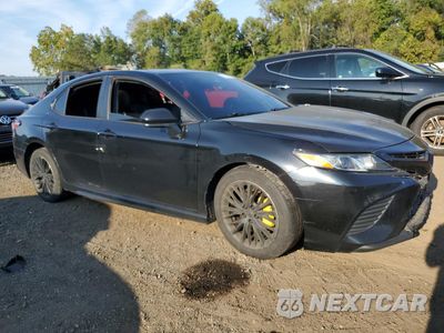 Czwarte zdjęcie samochodu z boku: 2020 TOYOTA CAMRY SE VIN:4T1G11AK6LU905109 - miniatura