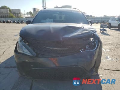Piąte zdjęcie samochodu w środku: 2019 CHRYSLER PACIFICA TOURING L PLUS VIN:2C4RC1EGXKR548574 - miniatura