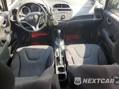 Zdjęcie 8 z 12 samochodu: 2010 HONDA FIT SPORT VIN:JHMGE8H46AC028664 - miniatura