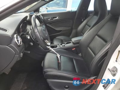 Zdjęcie 7 z 12 samochodu: 2019 MERCEDES-BENZ CLA 250 4MATIC VIN:WDDSJ4GBXKN774868 - miniatura