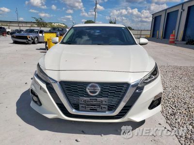 Piąte zdjęcie samochodu w środku: 2019 NISSAN ALTIMA SV VIN:1N4BL4DV5KC216527 - miniatura