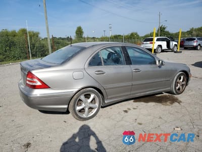 Trzecie zdjęcie samochodu z tyłu: 2005 MERCEDES-BENZ C 230K SPORT SEDAN VIN:WDBRF40J75F576998 - miniatura
