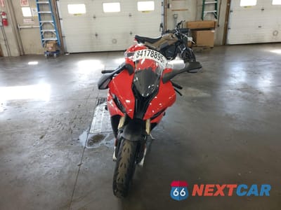 Drugie zdjęcie samochodu z przodu: 2020 BMW S 1000 RR VIN:WB10E2309LZJ28825 - miniatura