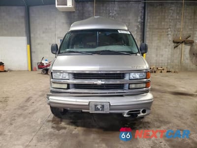 Piąte zdjęcie samochodu w środku: 2002 CHEVROLET EXPRESS G2500 VIN:1GBGG29R721145366 - miniatura