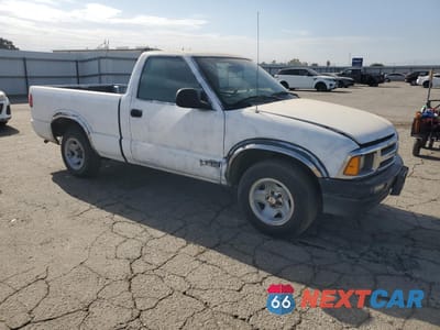 Czwarte zdjęcie samochodu z boku: 1995 CHEVROLET S TRUCK S10 VIN:1GCCS1448S8120451 - miniatura