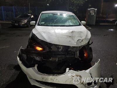 Piąte zdjęcie samochodu w środku: 2018 NISSAN SENTRA S VIN:3N1AB7AP7JL639308 - miniatura