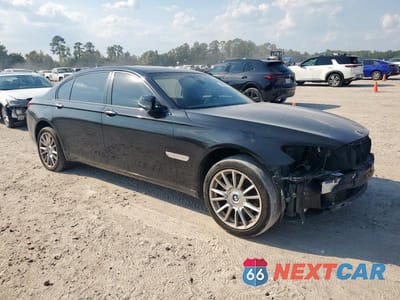 Czwarte zdjęcie samochodu z boku: 2013 BMW 740 LI VIN:WBAYE4C53DD137707 - miniatura