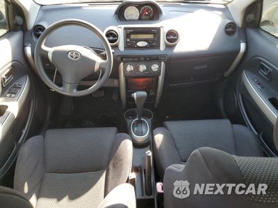 Zdjęcie 8 z 14 samochodu: 2005 TOYOTA SCION XA VIN:JTKKT624150106024 - miniatura