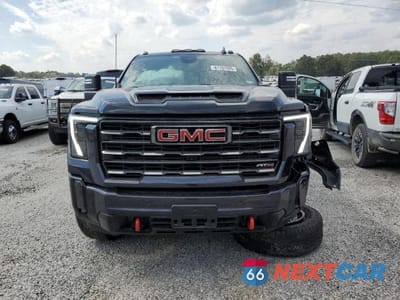 Piąte zdjęcie samochodu w środku: 2024 GMC SIERRA K2500 AT4 VIN:1GT49PEY9RF331300 - miniatura