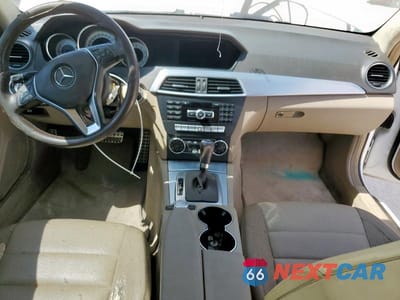 Zdjęcie 8 z 12 samochodu: 2013 MERCEDES-BENZ C 250 VIN:WDDGJ4HB7DG011248 - miniatura