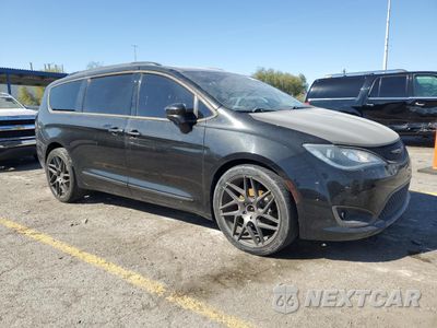 Czwarte zdjęcie samochodu z boku: 2017 CHRYSLER PACIFICA TOURING L VIN:2C4RC1BG1HR702814 - miniatura
