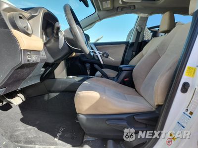 Zdjęcie 7 z 13 samochodu: 2015 TOYOTA RAV4 XLE VIN:JTMRFREV8FD139471 - miniatura