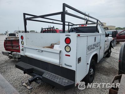 Trzecie zdjęcie samochodu z tyłu: 2011 CHEVROLET SILVERADO C2500 HEAVY DUTY VIN:1GB0CVCG4BF240122 - miniatura