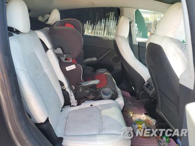 Zdjęcie 11 z 14 samochodu: 2023 TESLA MODEL Y VIN:7SAYGAEE5PF812336 - miniatura