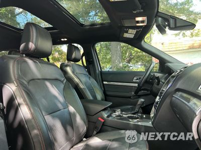 Piąte zdjęcie samochodu w środku: 2019 FORD EXPLORER SPORT VIN:1FM5K8GT1KGB51949 - miniatura