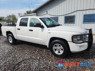 Czwarte zdjęcie samochodu z boku: 2009 DODGE DAKOTA SXT VIN:1D3HE38P09S785247 - miniatura