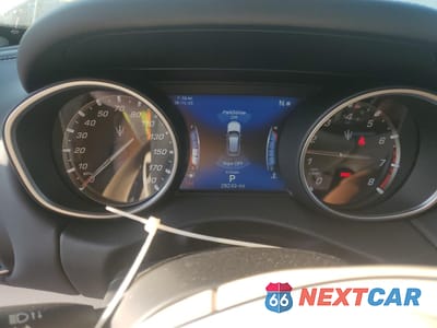 Zdjęcie 9 z 15 samochodu: 2020 MASERATI LEVANTE LUXURY VIN:ZN661XUL0LX342563 - miniatura