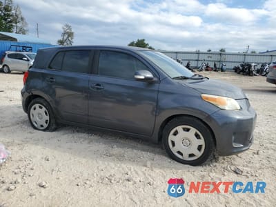 Czwarte zdjęcie samochodu z boku: 2009 TOYOTA SCION XD VIN:JTKKU10489J043300 - miniatura