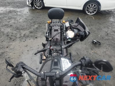Piąte zdjęcie samochodu w środku: 2011 HARLEY-DAVIDSON FLHX VIN:1HD1KB418BB624387 - miniatura
